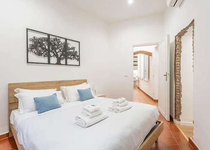 2 Bdr Navona Quintessential Charm