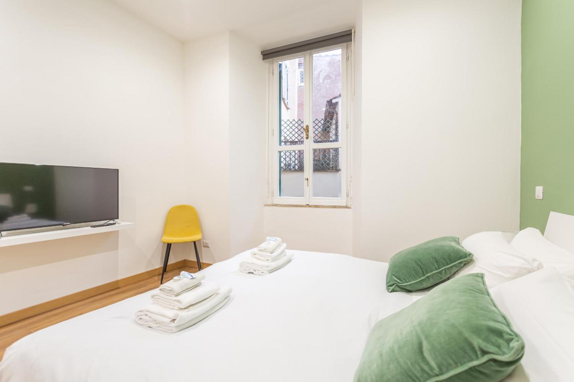 2 Bdr Navona Quintessential Charm Apartment Rome