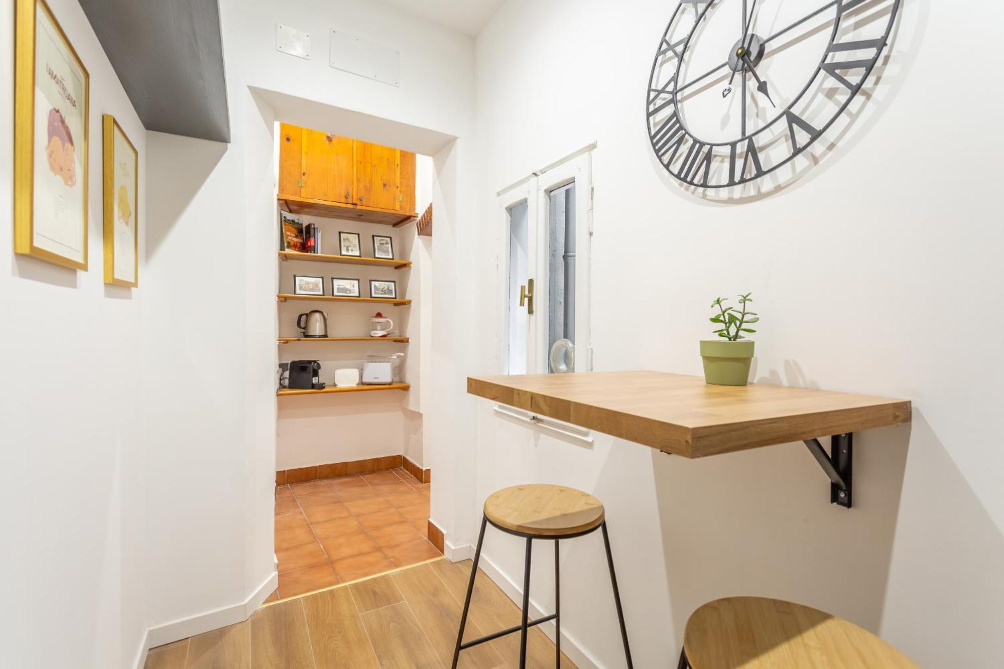 2 Bdr Navona Quintessential Charm Apartment